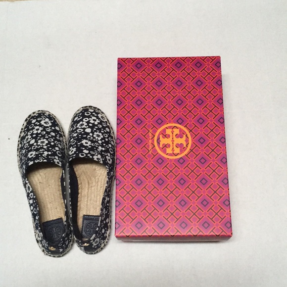 Tory Burch Shoes - Tory Burch Risa Espadrilles printed canvas